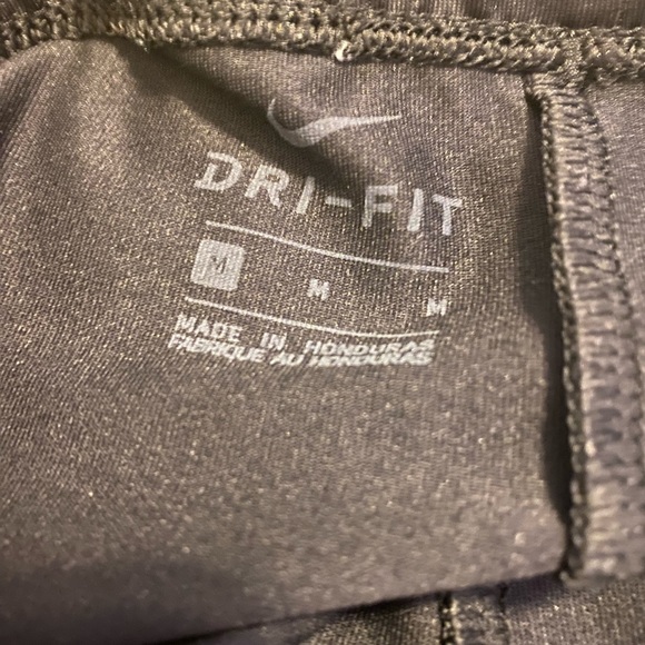 black nike shorts size medium - Picture 3 of 4
